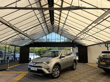 Used Toyota RAV4 2017 for sale - 79750311: Photo