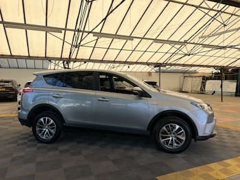 Used Toyota RAV4 2017 for sale - 79750311: Photo