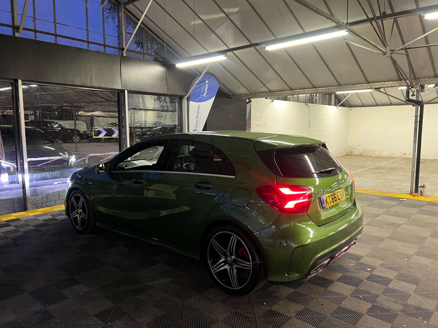 Used Mercedes-Benz A-Class 2017 for sale - 76339962: Photo 4