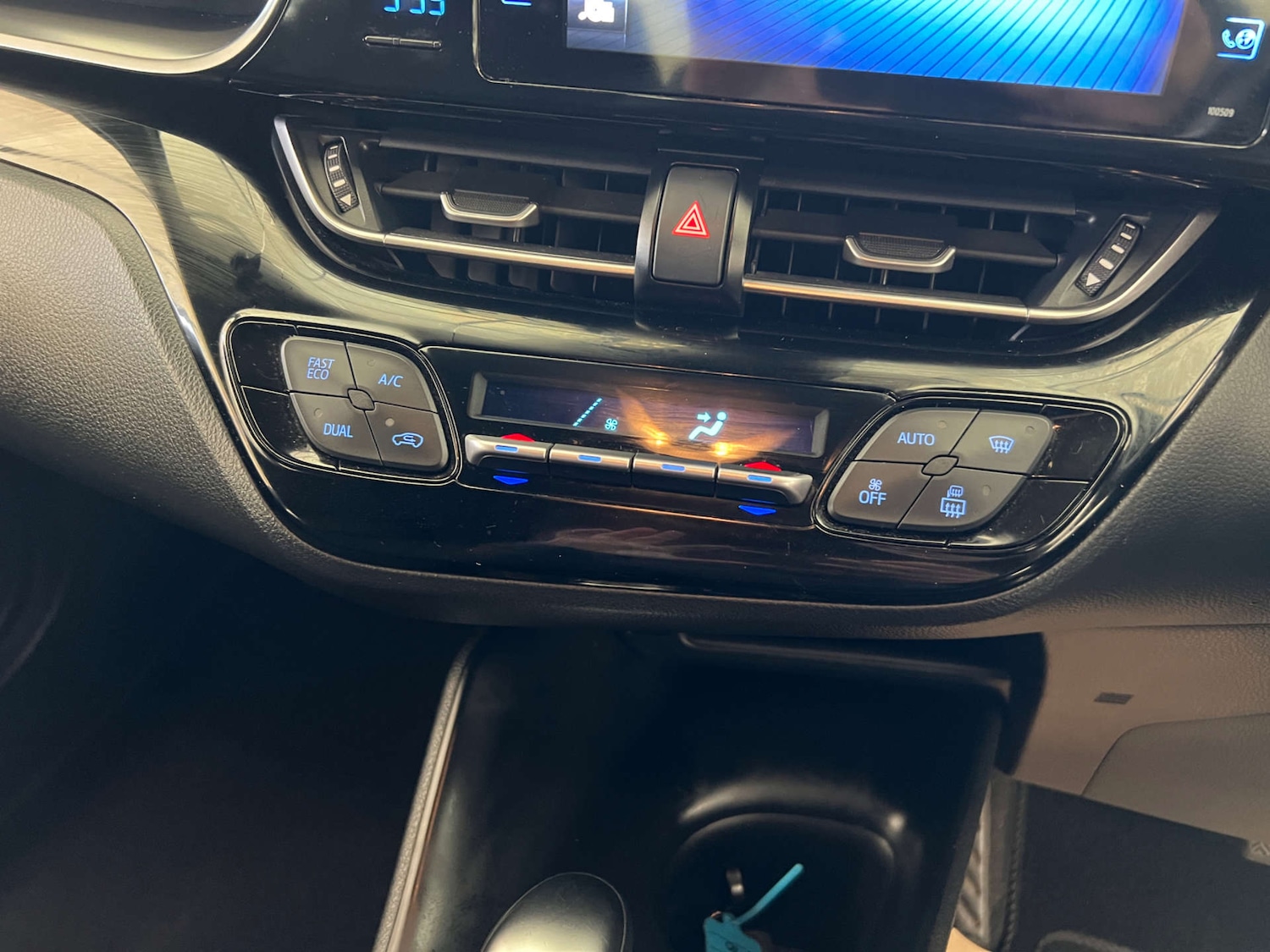 Used Toyota C-HR 2018 for sale - 76252729: Photo 15