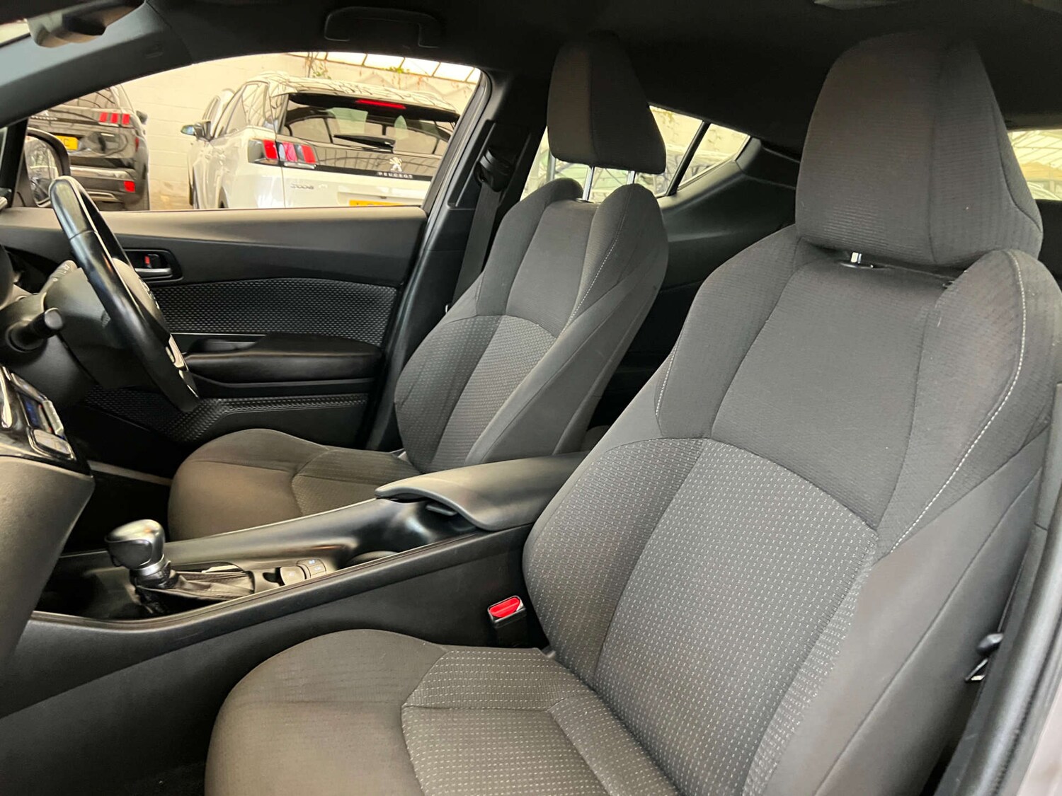 Used Toyota C-HR 2018 for sale - 76252729: Photo 22