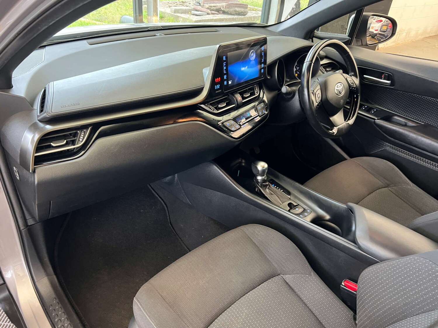 Used Toyota C-HR 2018 for sale - 76252729: Photo 23