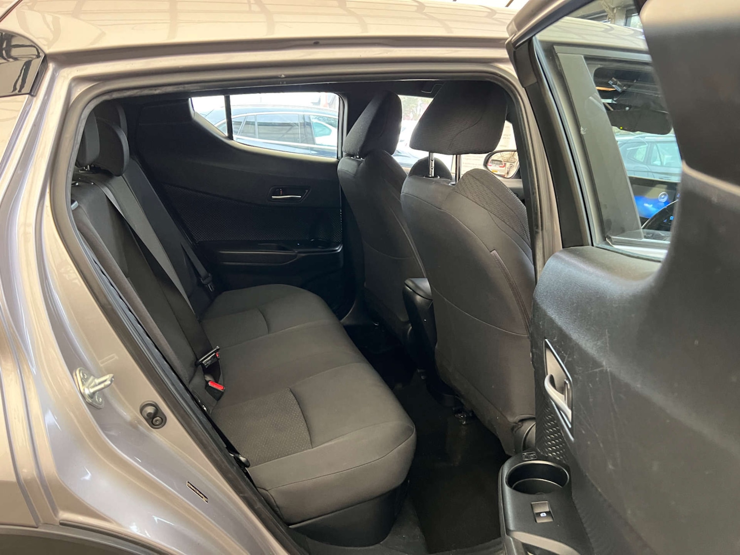 Used Toyota C-HR 2018 for sale - 76252729: Photo 24