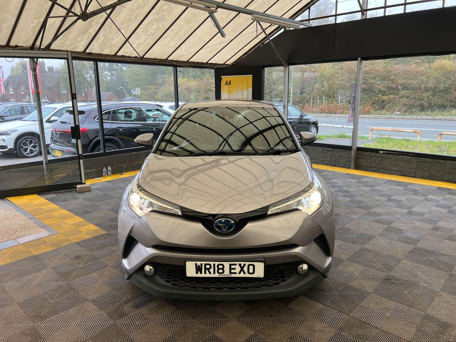 Used Toyota C-HR 2018 for sale - 76252729: Photo 3