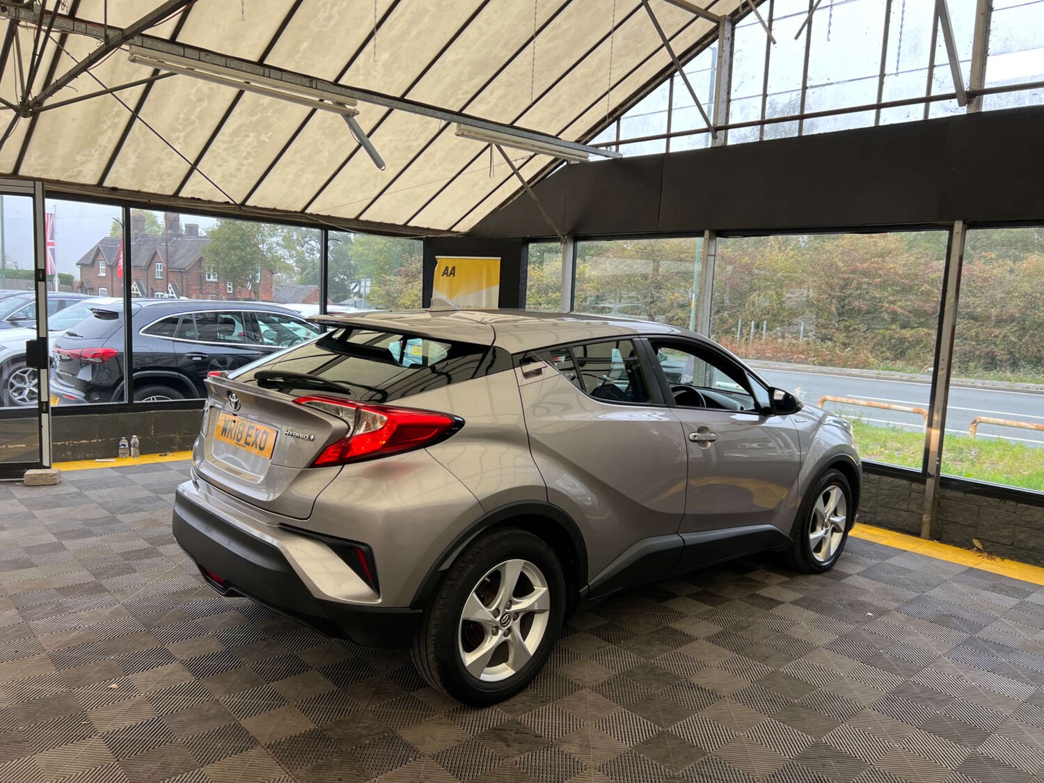 Used Toyota C-HR 2018 for sale - 76252729: Photo 7