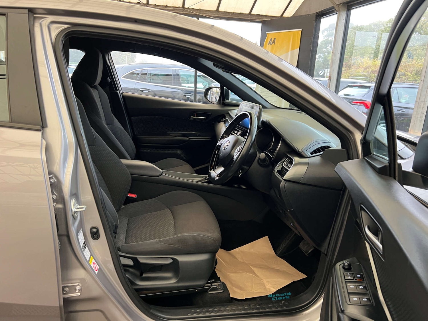 Used Toyota C-HR 2018 for sale - 76252729: Photo 9