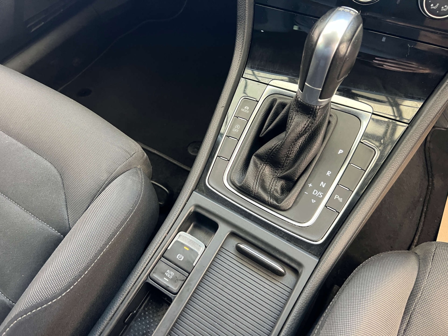 Used Volkswagen Golf 2017 for sale - 76412610: Photo 19