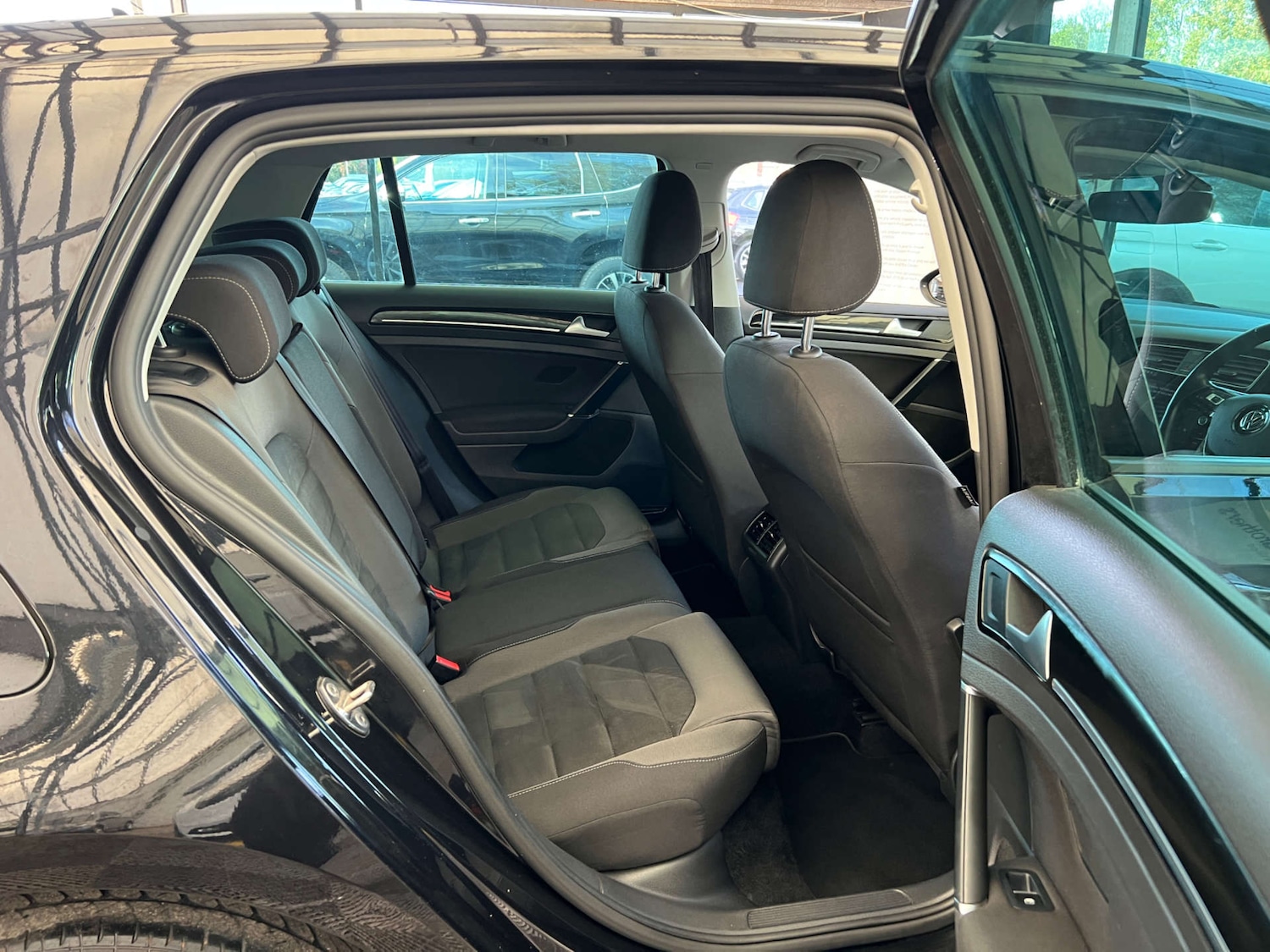 Used Volkswagen Golf 2017 for sale - 76412610: Photo 26