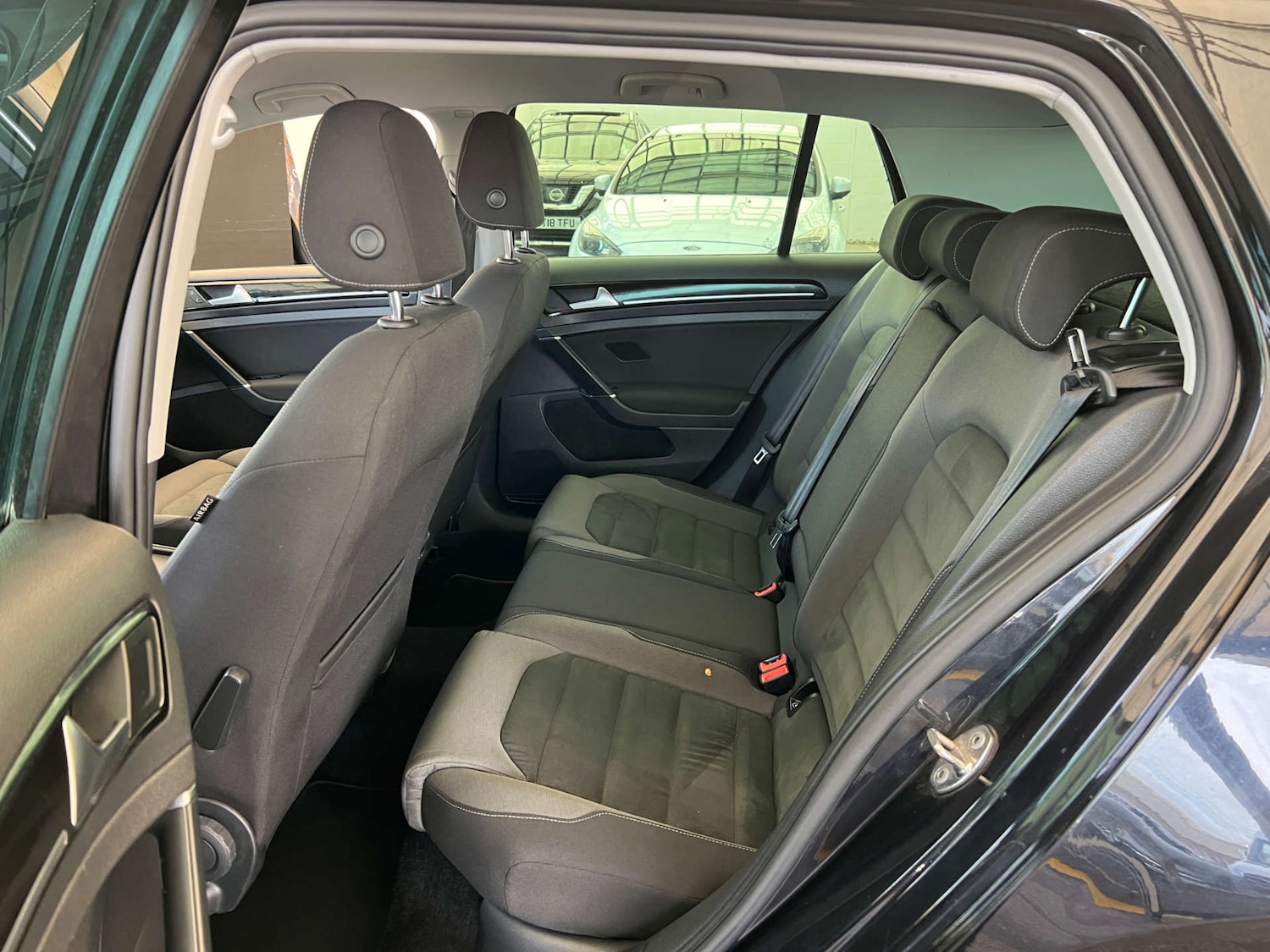 Used Volkswagen Golf 2017 for sale - 76412610: Photo 28