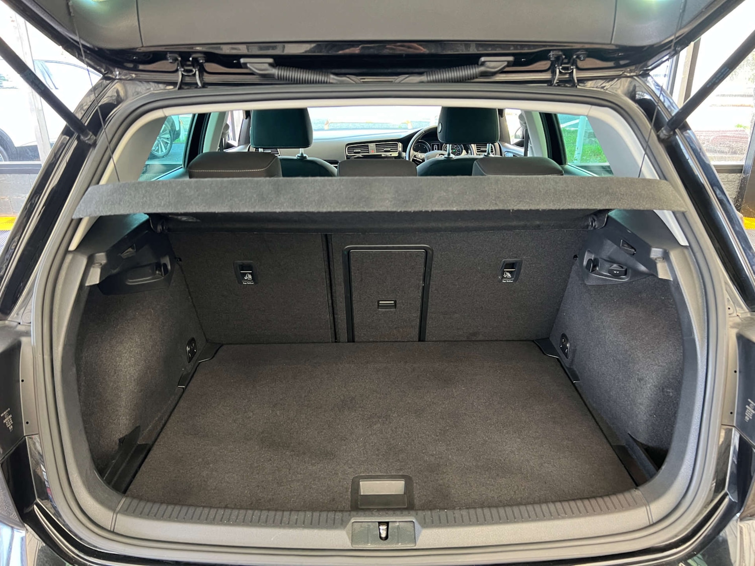 Used Volkswagen Golf 2017 for sale - 76412610: Photo 29