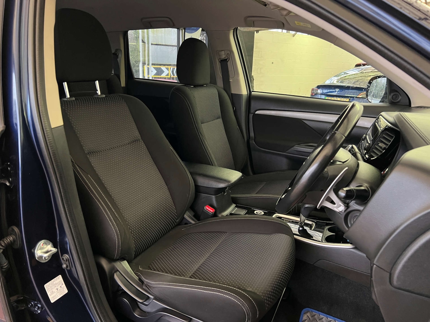 Used Mitsubishi Outlander 2017 for sale - 77326103: Photo 11