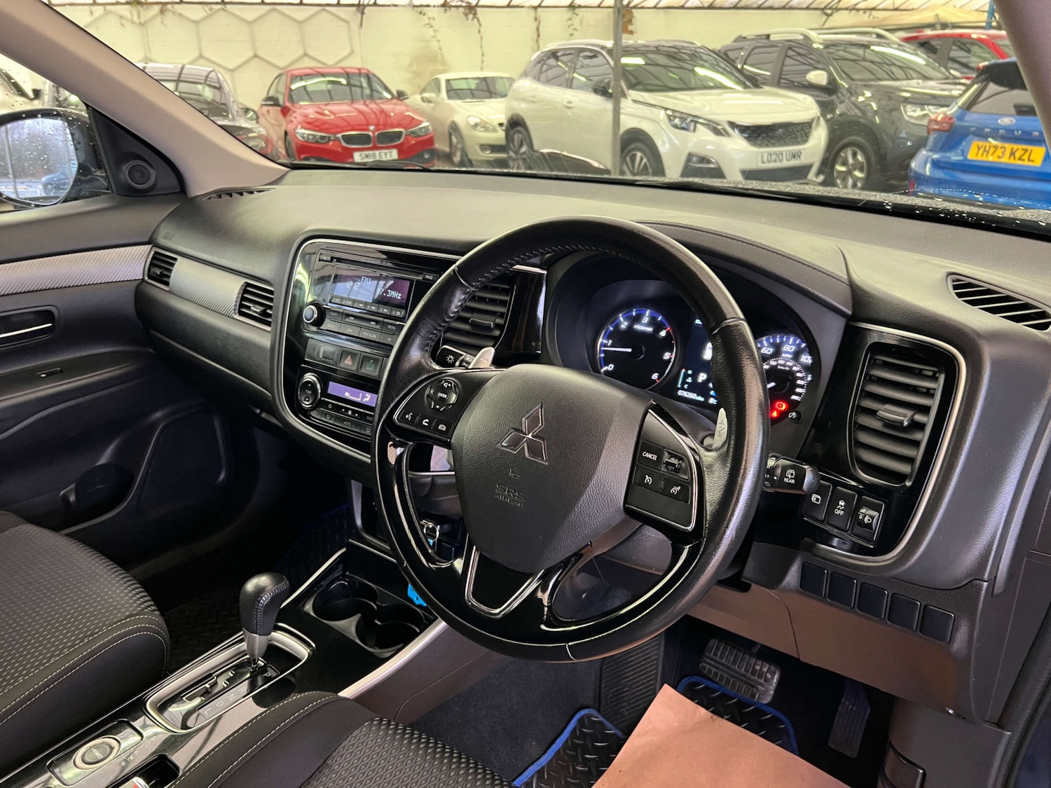 Used Mitsubishi Outlander 2017 for sale - 77326103: Photo 12