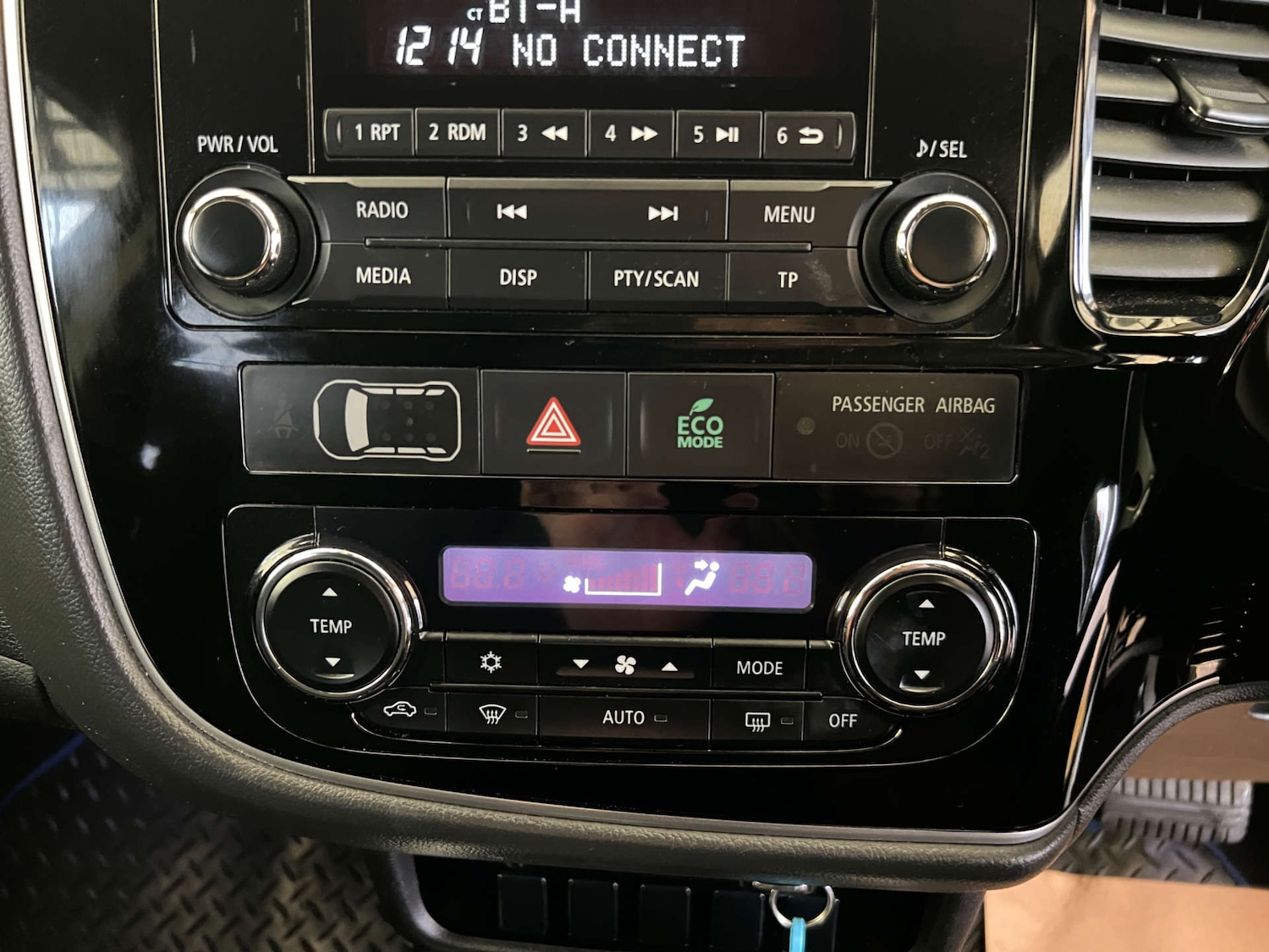 Used Mitsubishi Outlander 2017 for sale - 77326103: Photo 20