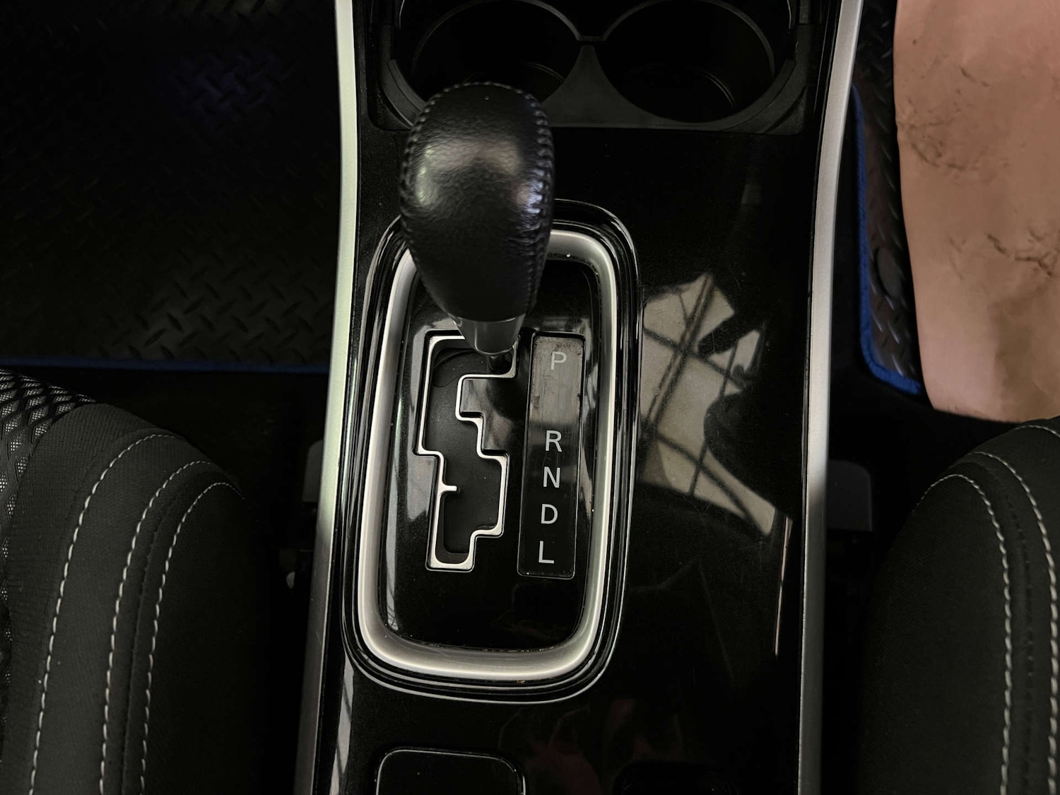 Used Mitsubishi Outlander 2017 for sale - 77326103: Photo 21