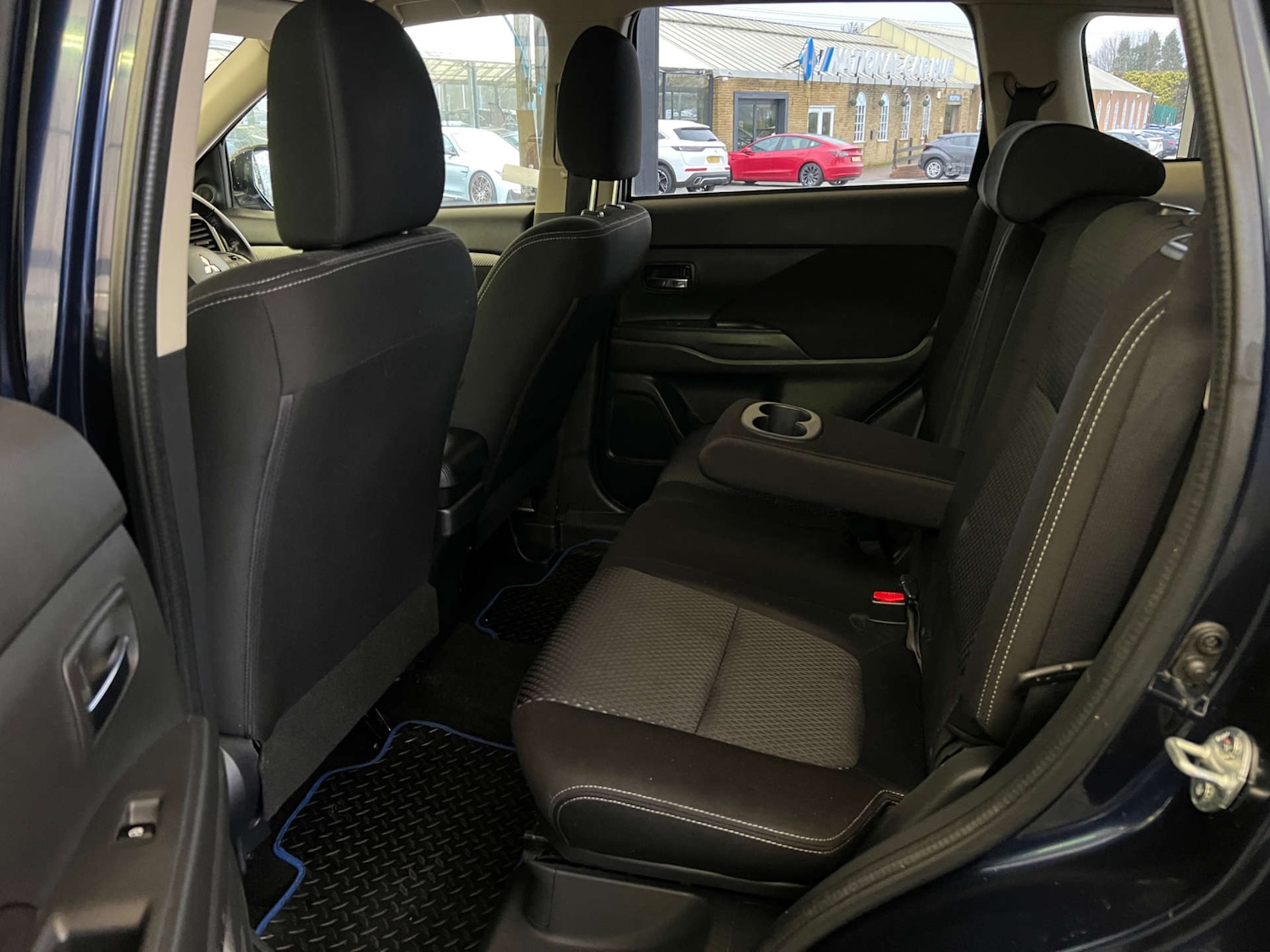 Used Mitsubishi Outlander 2017 for sale - 77326103: Photo 25