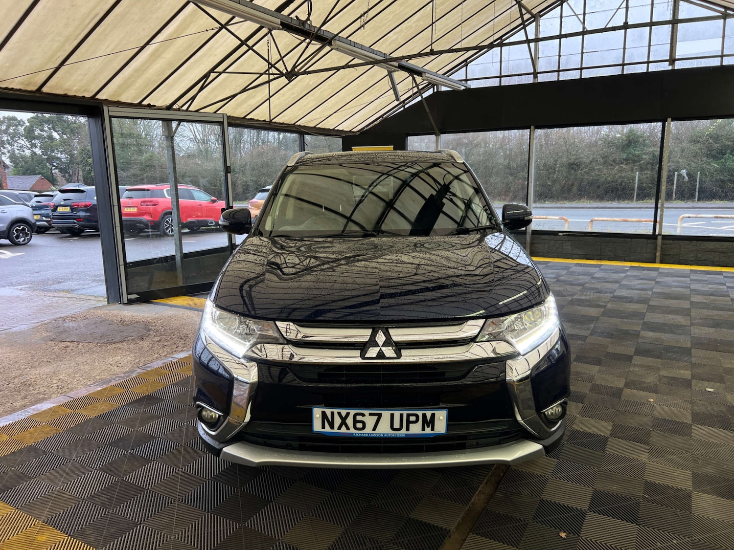 Used Mitsubishi Outlander 2017 for sale - 77326103: Photo 4