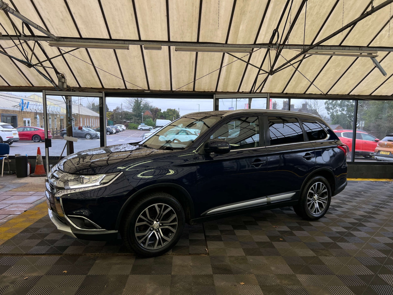 Used Mitsubishi Outlander 2017 for sale - 77326103: Photo 5