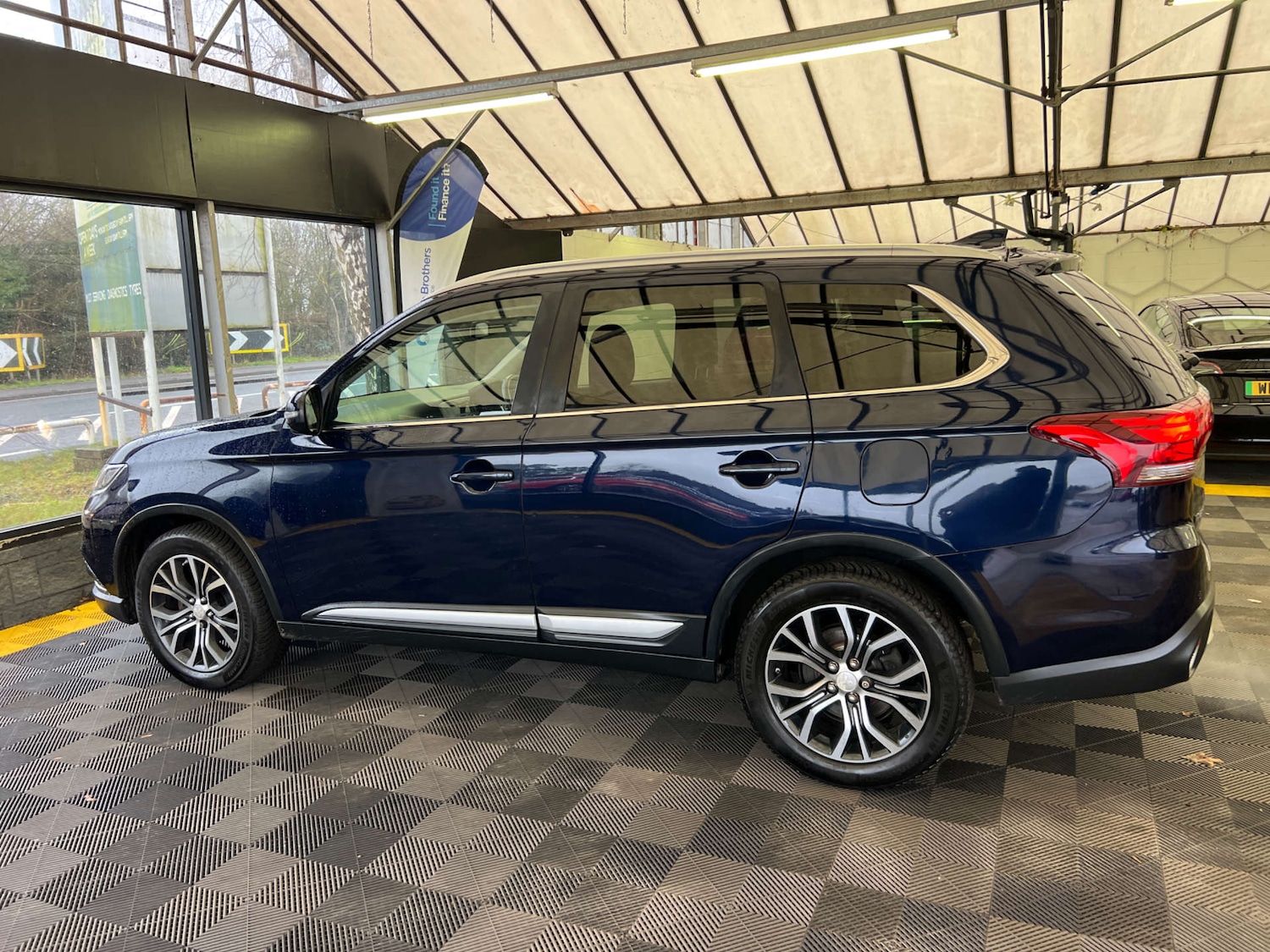 Used Mitsubishi Outlander 2017 for sale - 77326103: Photo 7