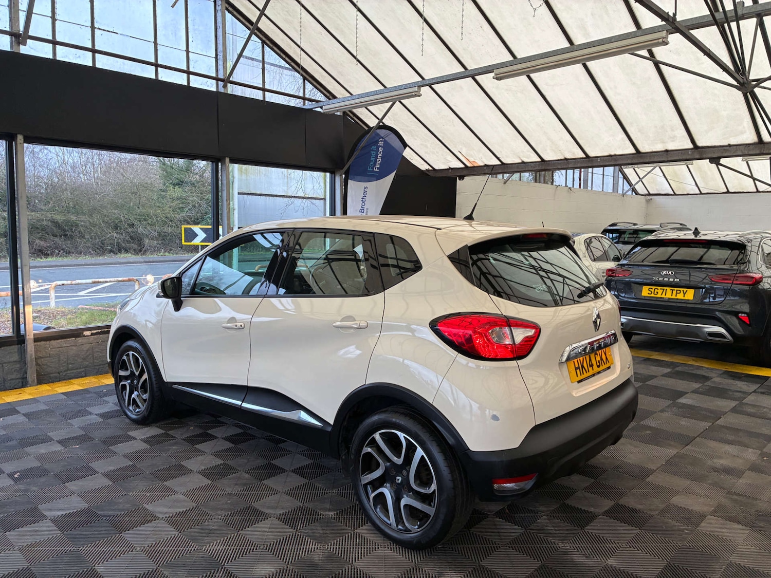 Used Renault Captur 2014 for sale - 77189526: Photo 4