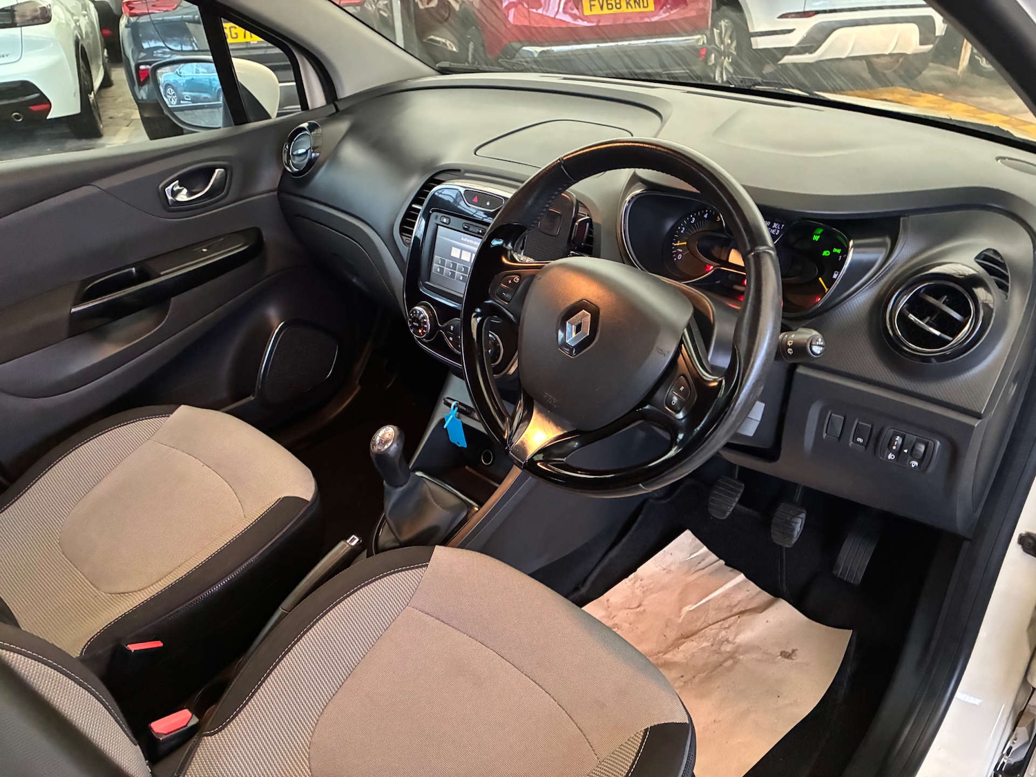 Used Renault Captur 2014 for sale - 77189526: Photo 9