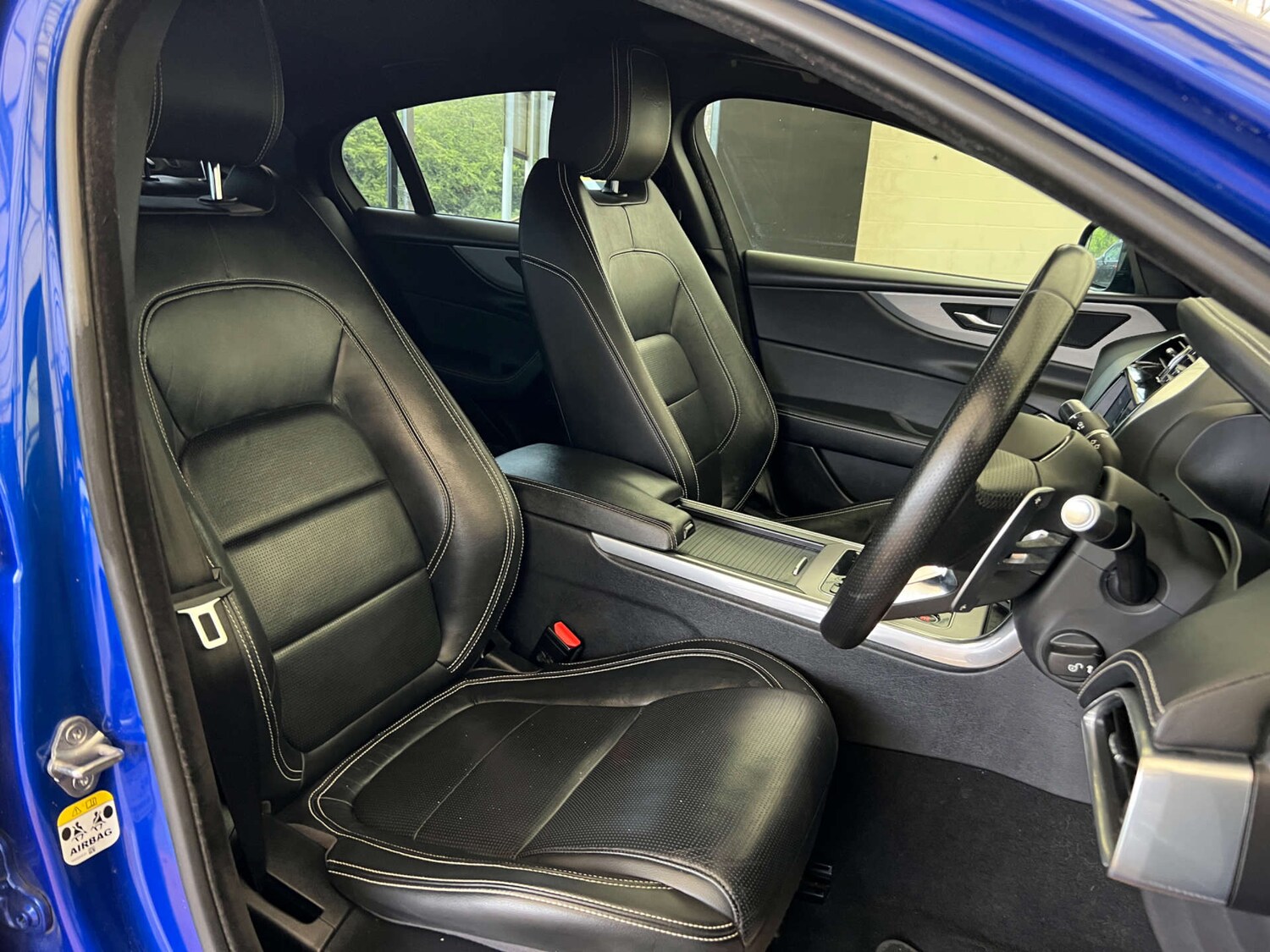 Used Jaguar XE 2020 for sale - 78182055: Photo 11