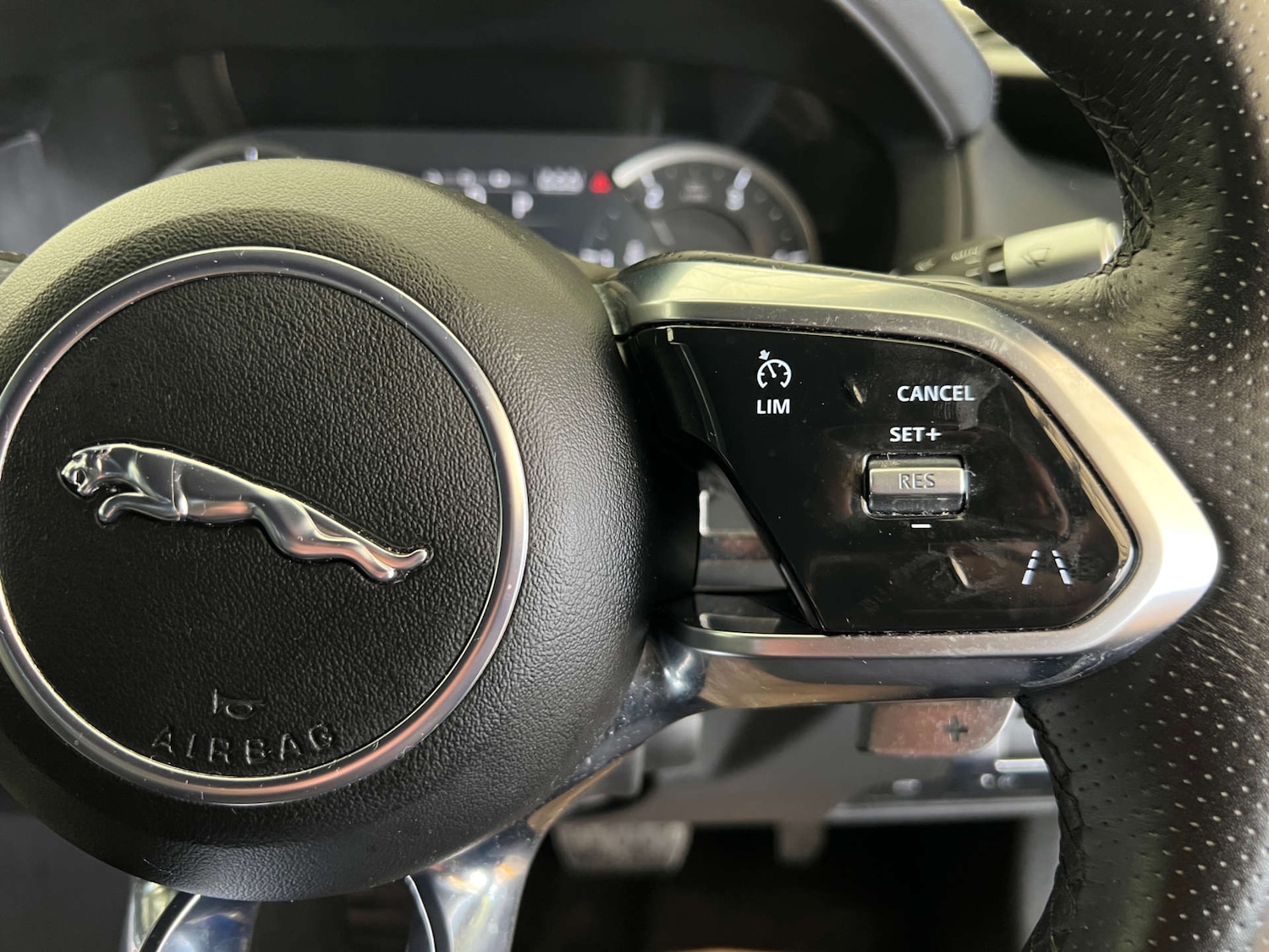 Used Jaguar XE 2020 for sale - 78182055: Photo 16