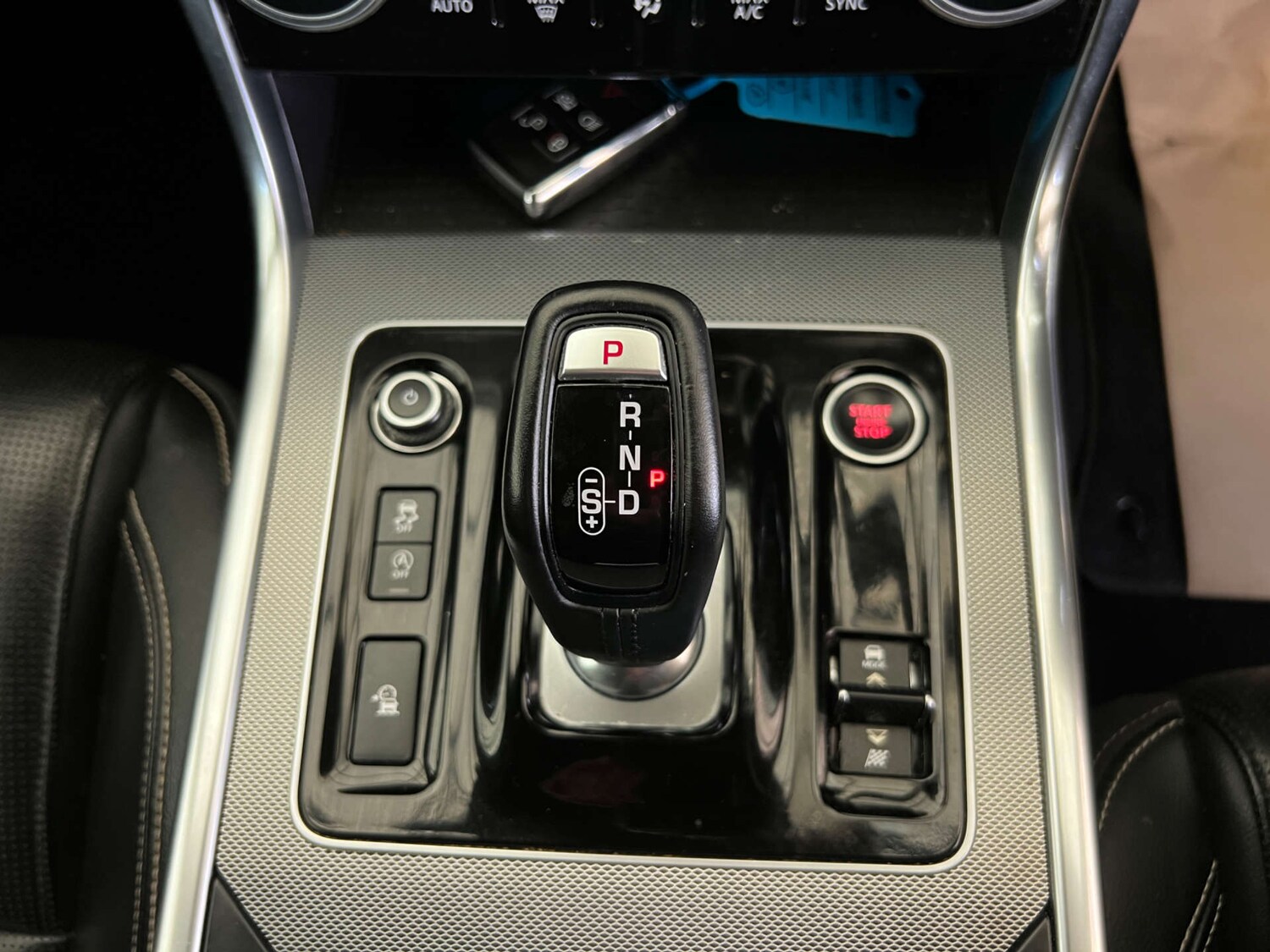 Used Jaguar XE 2020 for sale - 78182055: Photo 25