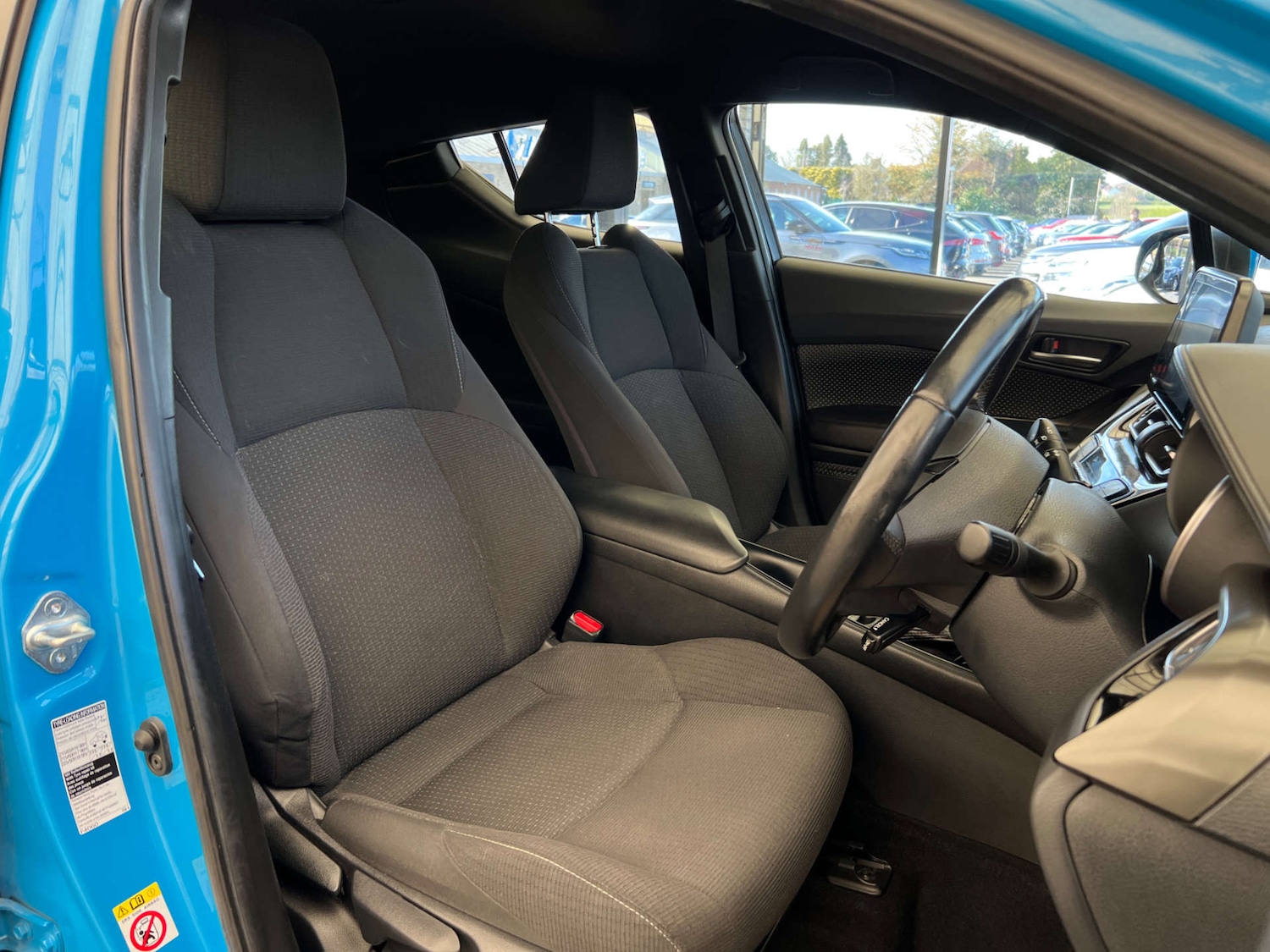 Used Toyota C-HR 2018 for sale - 78155665: Photo 11