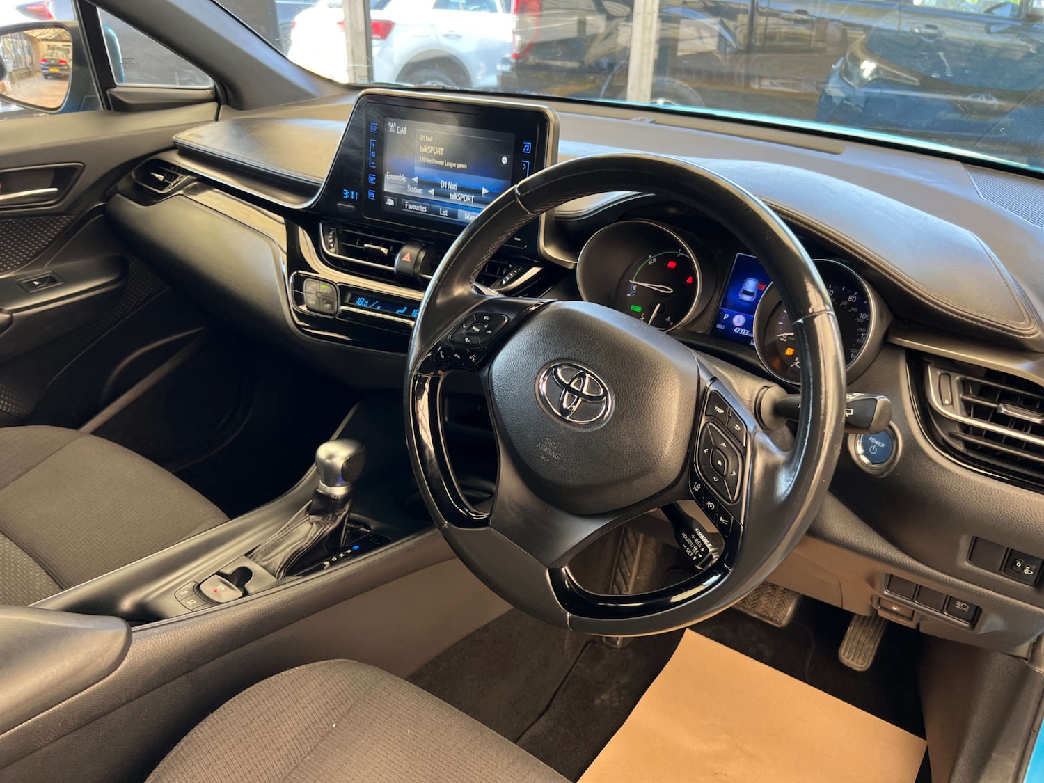 Used Toyota C-HR 2018 for sale - 78155665: Photo 12