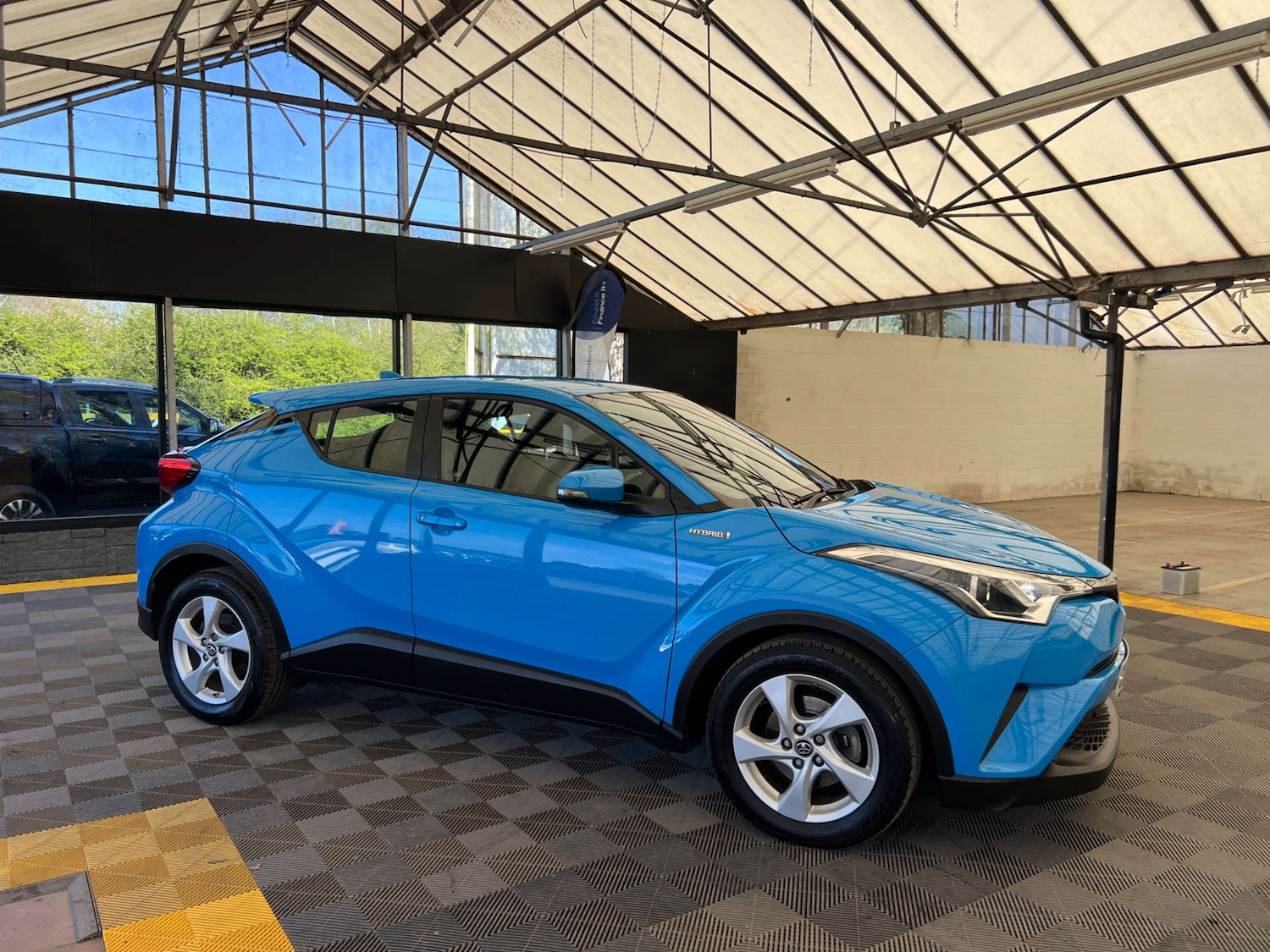 Used Toyota C-HR 2018 for sale - 78155665: Photo 3