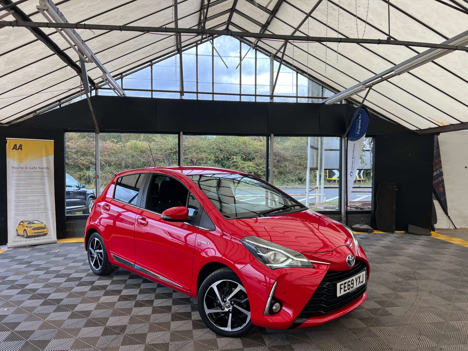 Used Toyota Yaris 2019 for sale - 76277690: Photo 1