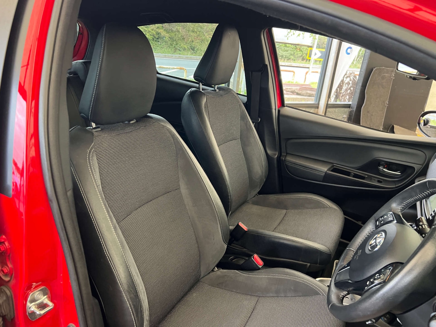 Used Toyota Yaris 2019 for sale - 76277690: Photo 11