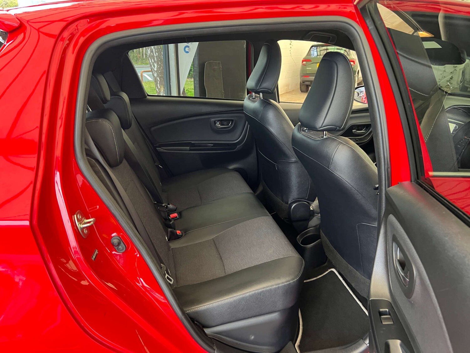 Used Toyota Yaris 2019 for sale - 76277690: Photo 30