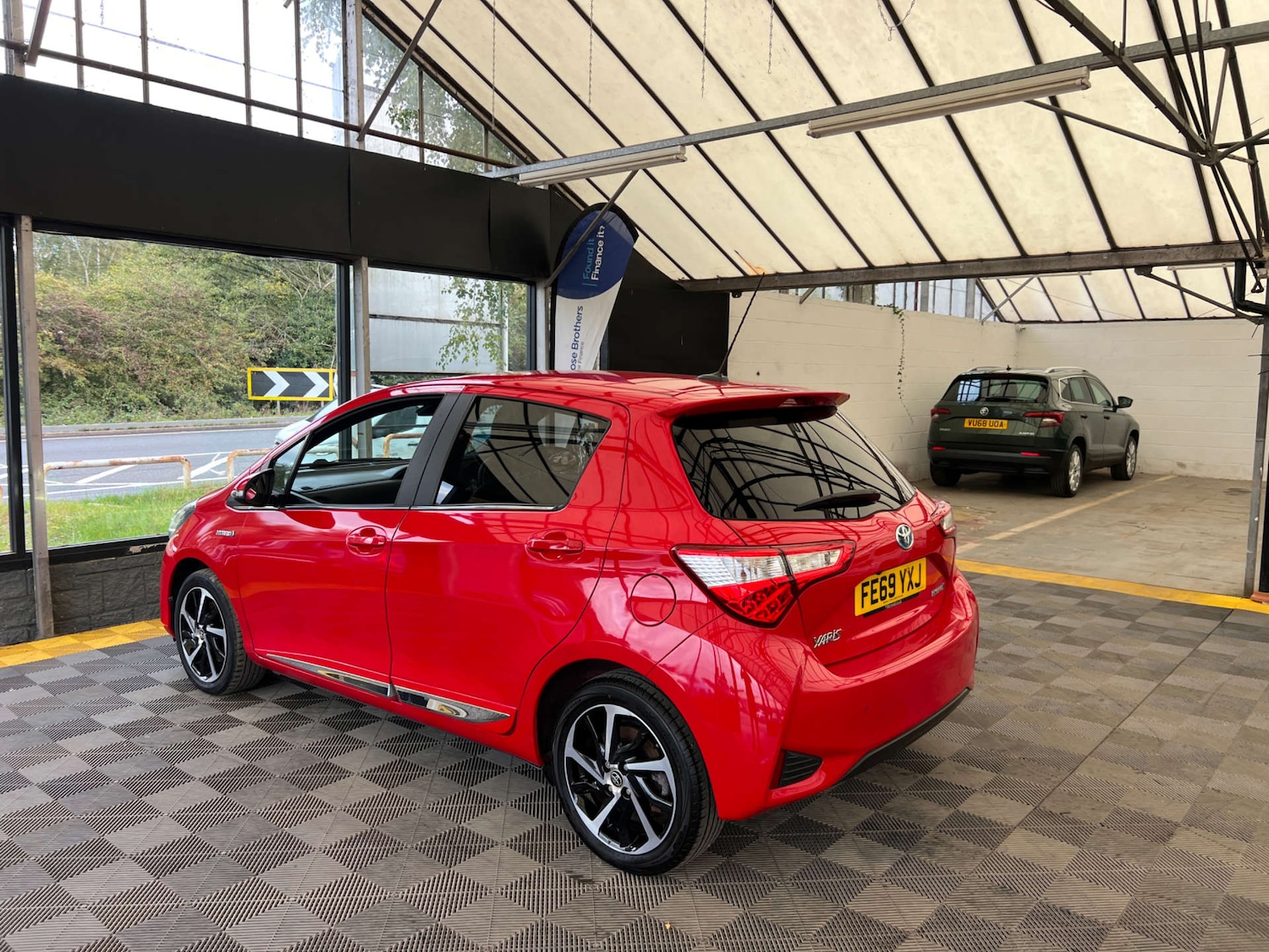 Used Toyota Yaris 2019 for sale - 76277690: Photo 6