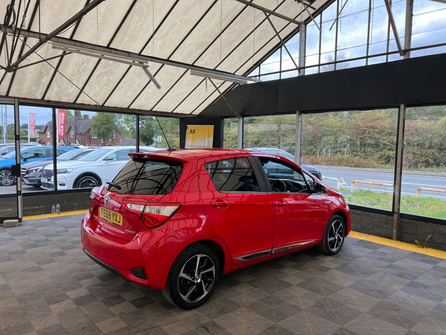 Used Toyota Yaris 2019 for sale - 76277690: Photo 8