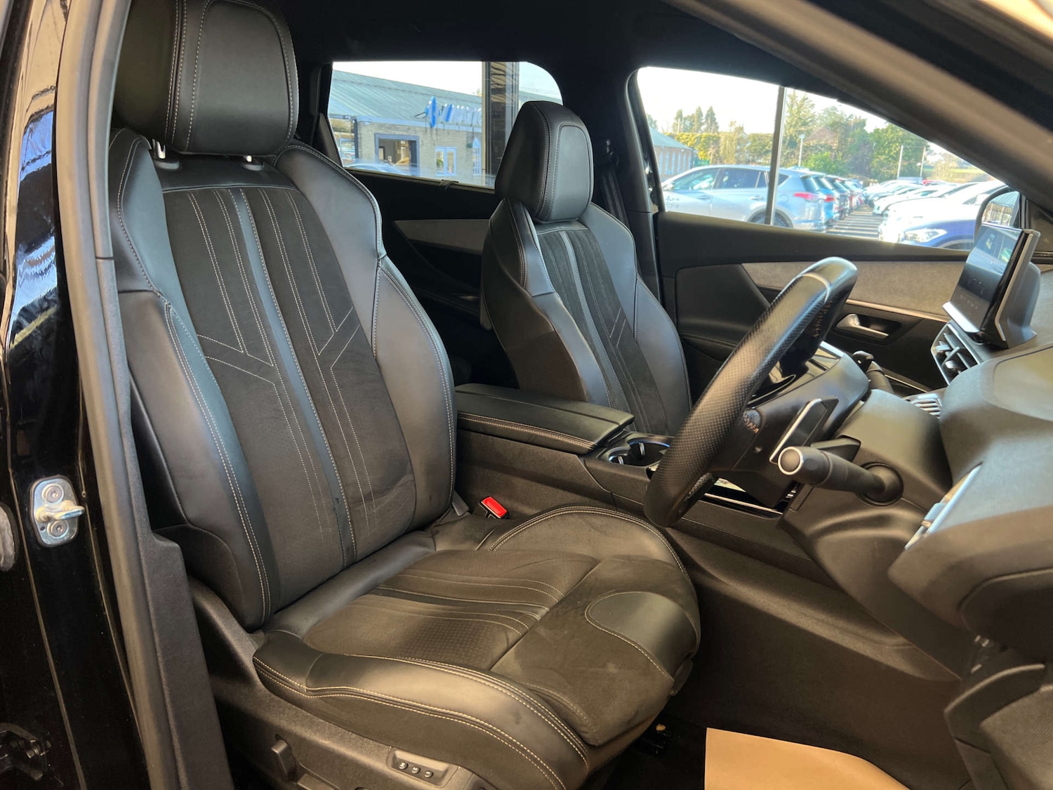 Used Peugeot 5008 2021 for sale - 77750352: Photo 8