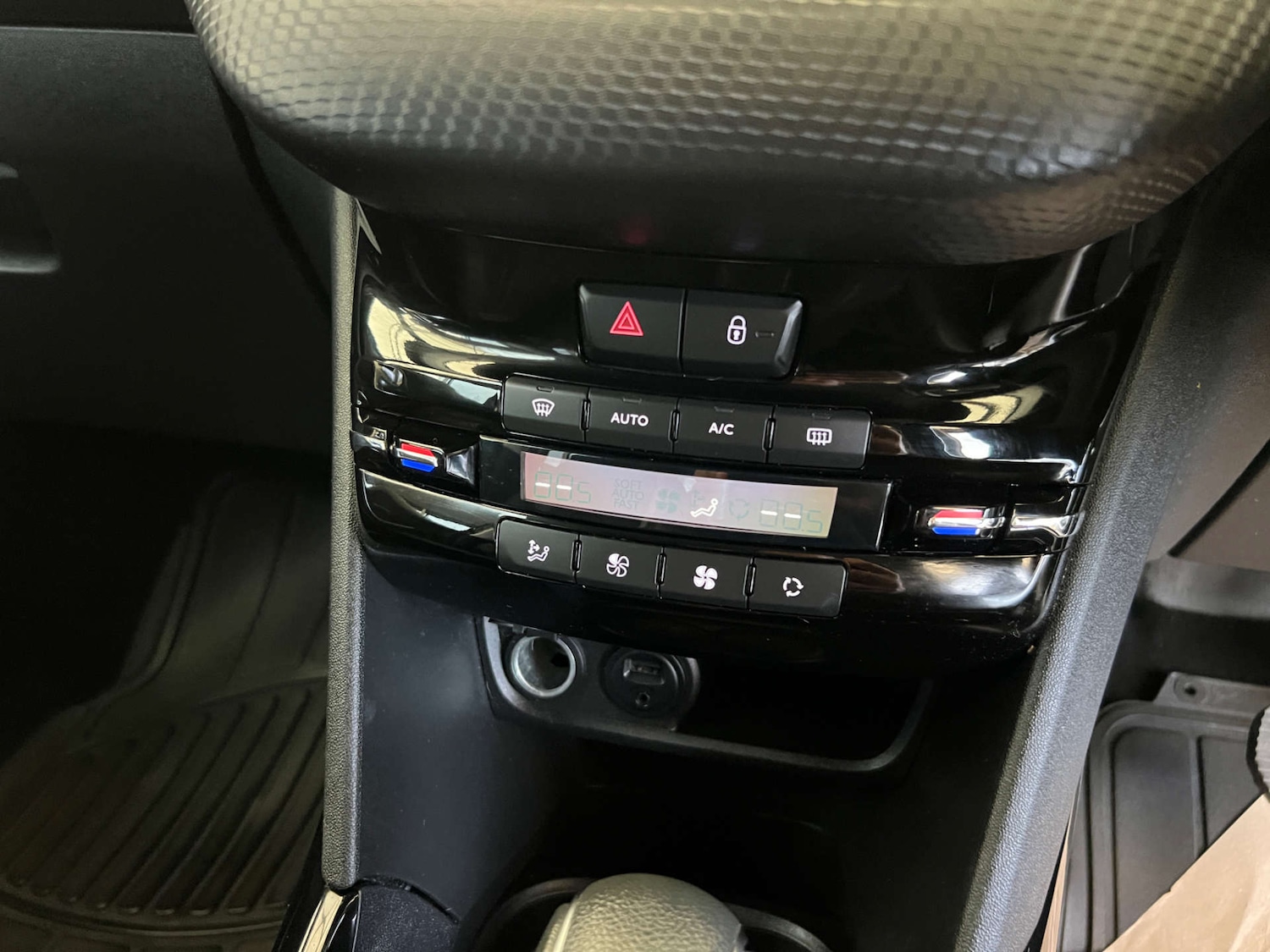 Used Peugeot 2008 2018 for sale - 76520327: Photo 16