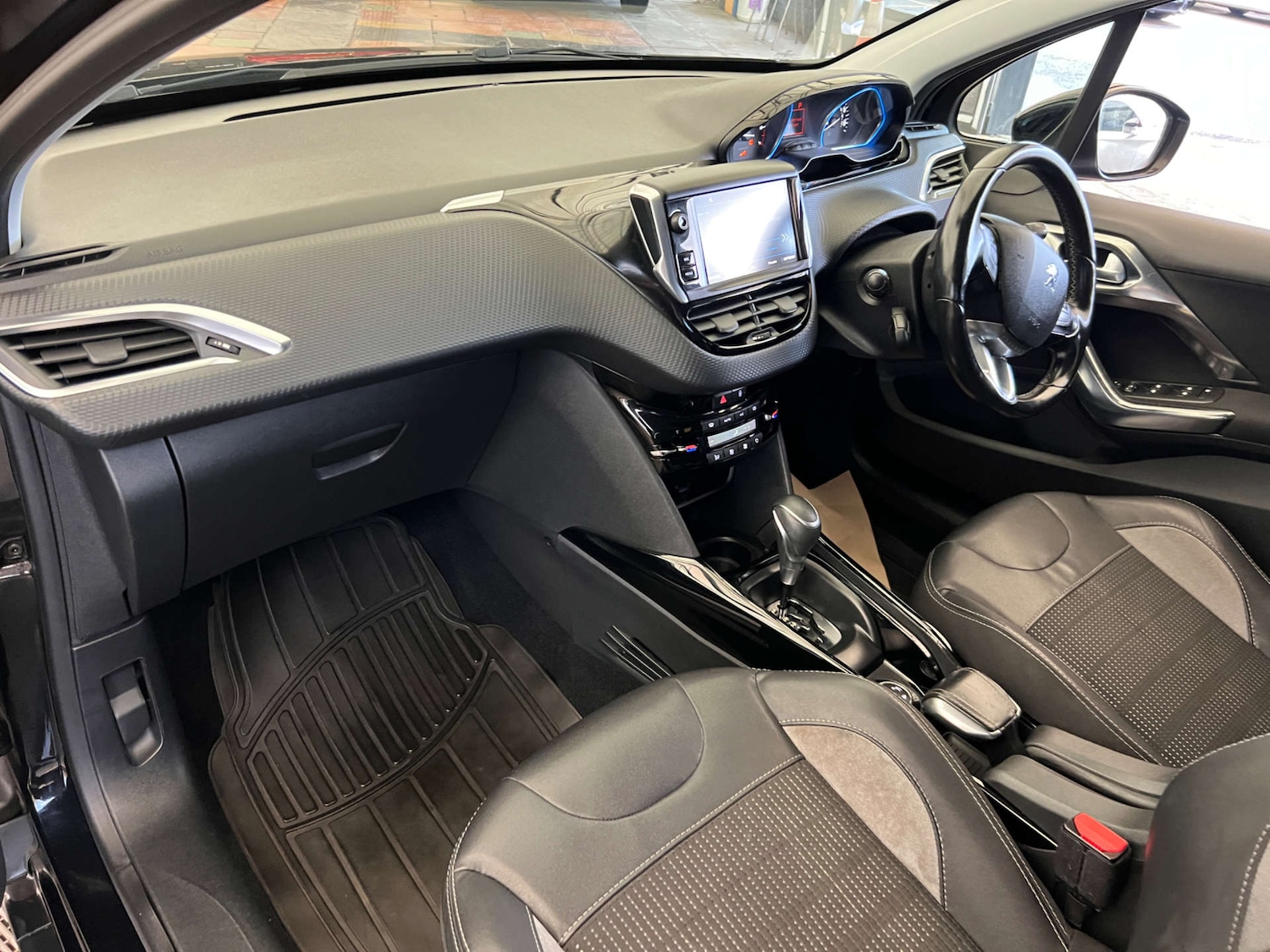 Used Peugeot 2008 2018 for sale - 76520327: Photo 25