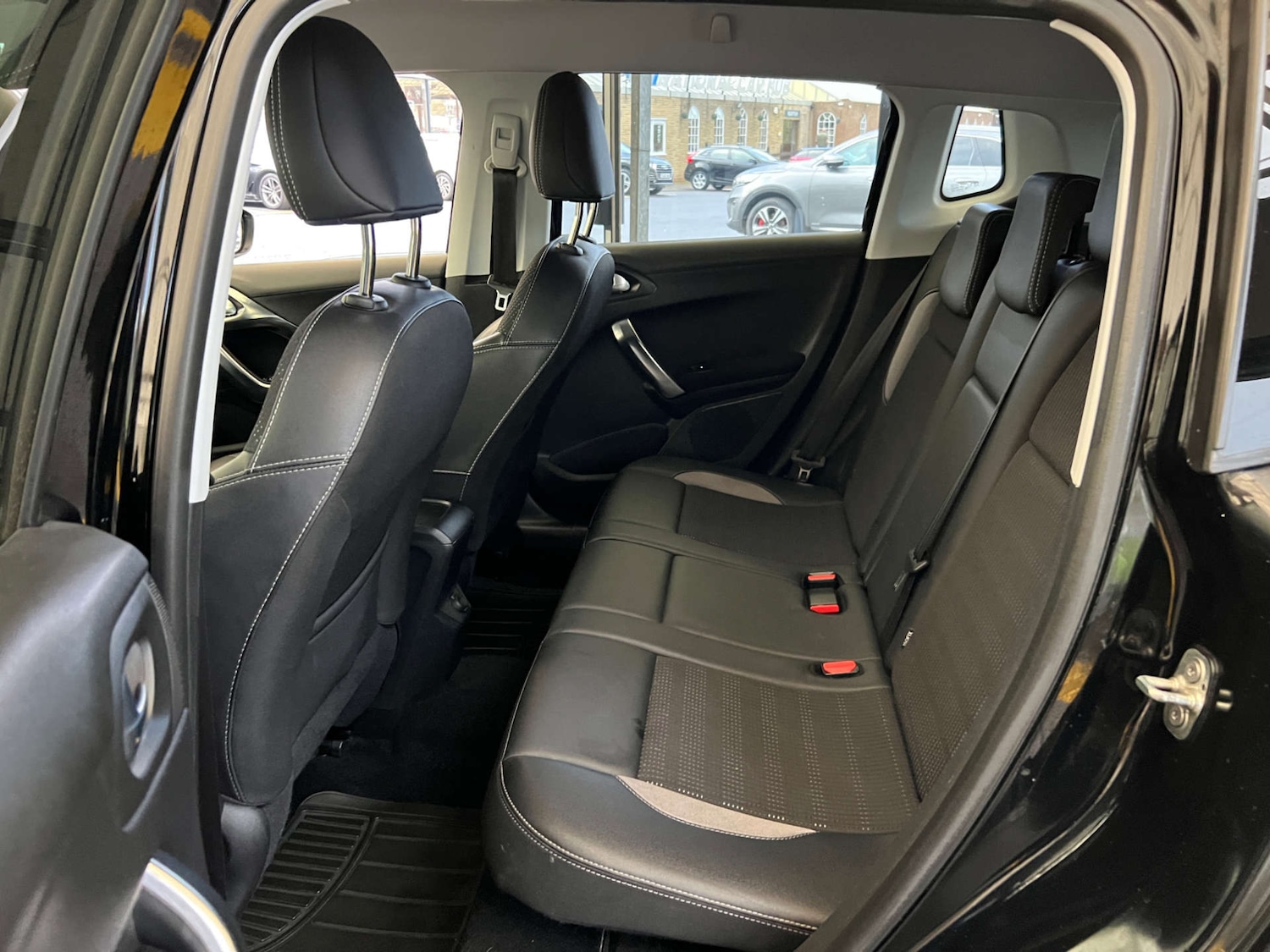 Used Peugeot 2008 2018 for sale - 76520327: Photo 26