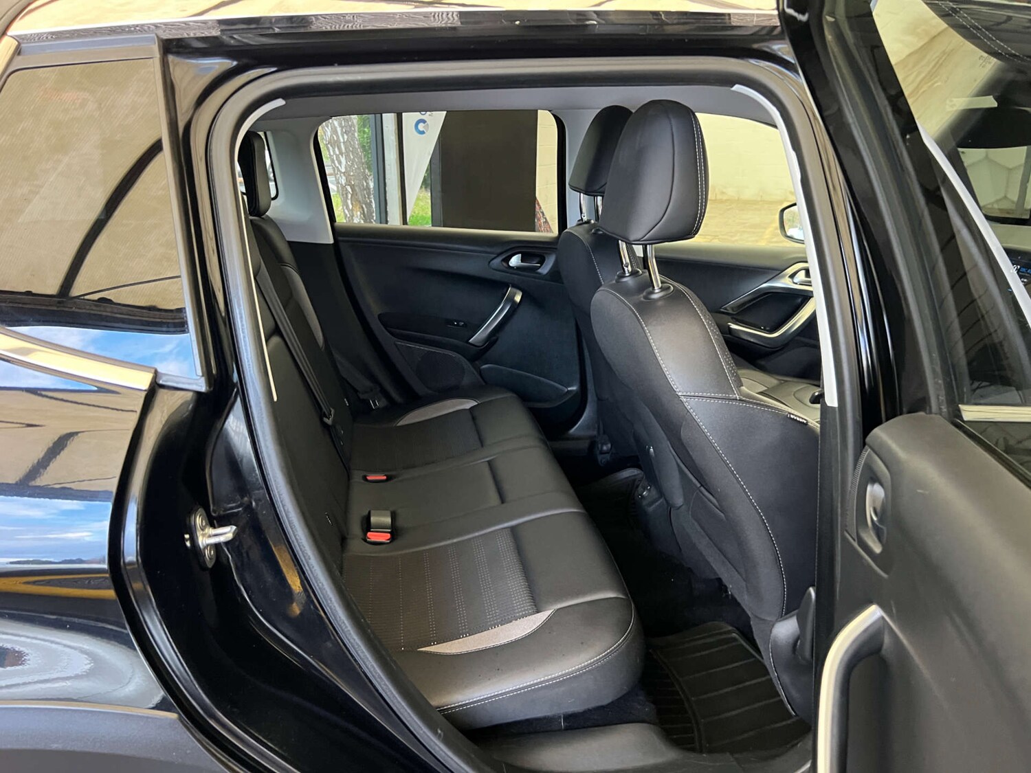 Used Peugeot 2008 2018 for sale - 76520327: Photo 28