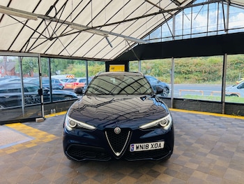 Used Alfa Romeo Stelvio 2018 for sale - 75617402: Photo