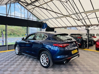 Used Alfa Romeo Stelvio 2018 for sale - 75617402: Photo