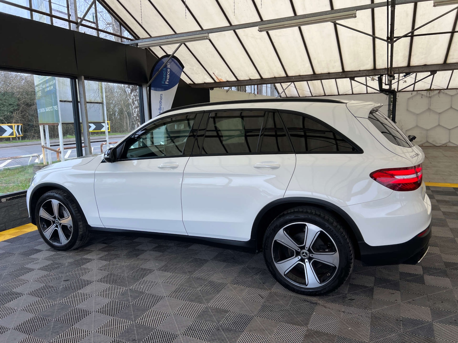 Used Mercedes-Benz GLC 2018 for sale - 77797071: Photo 7