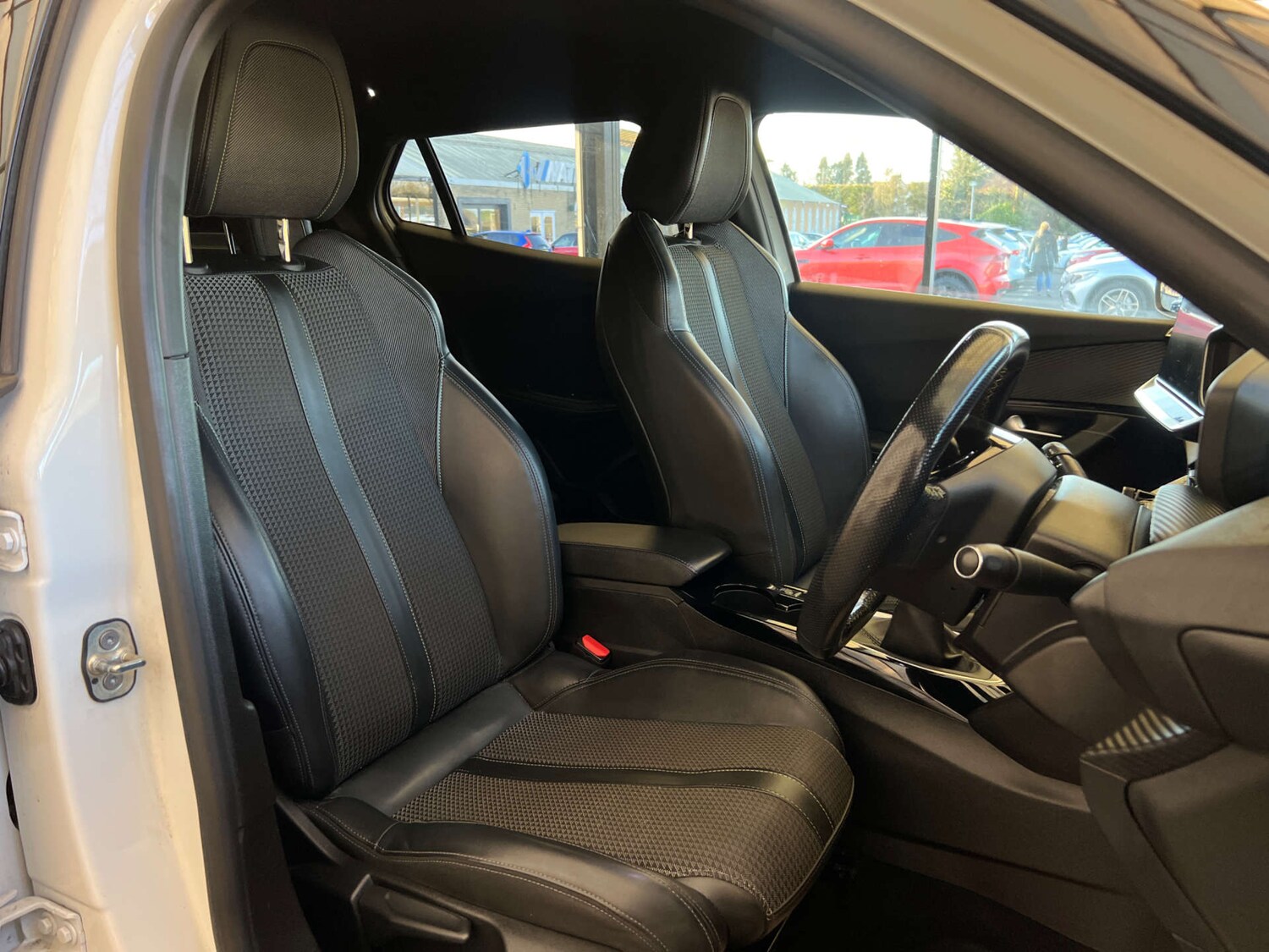 Used Peugeot 2008 2021 for sale - 77930566: Photo 11