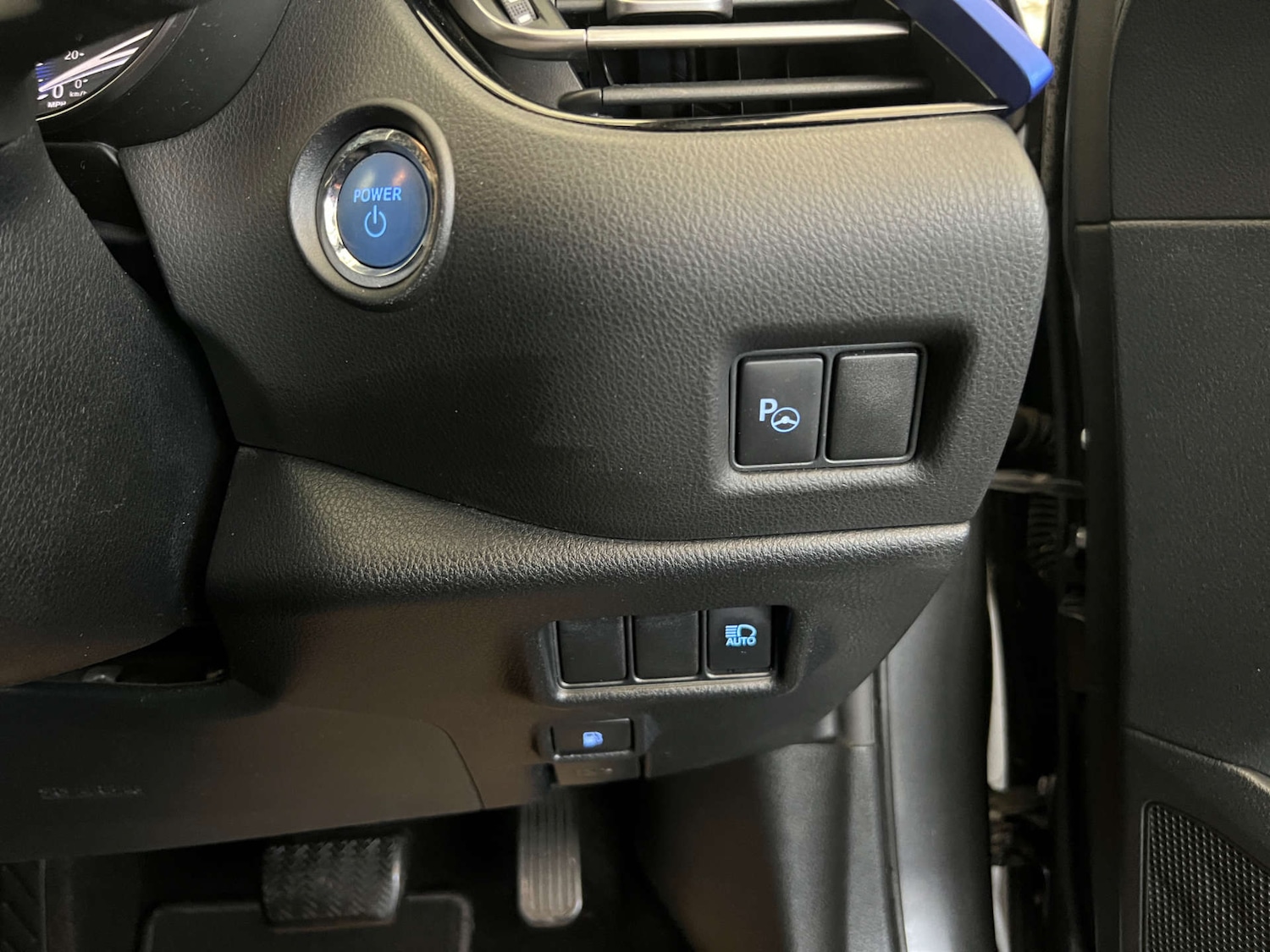 Used Toyota C-HR 2018 for sale - 76165315: Photo 19