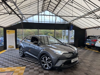 Used Toyota C-HR 2018 for sale - 76165315: Photo
