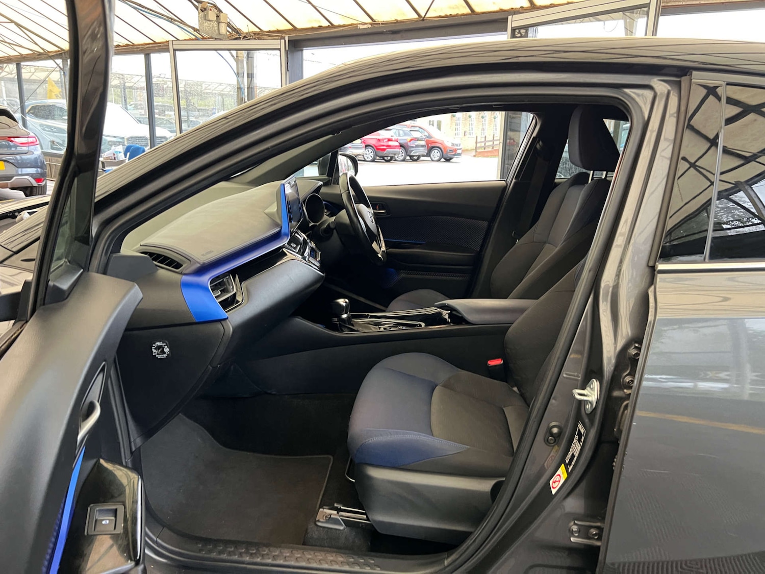 Used Toyota C-HR 2018 for sale - 76165315: Photo 25