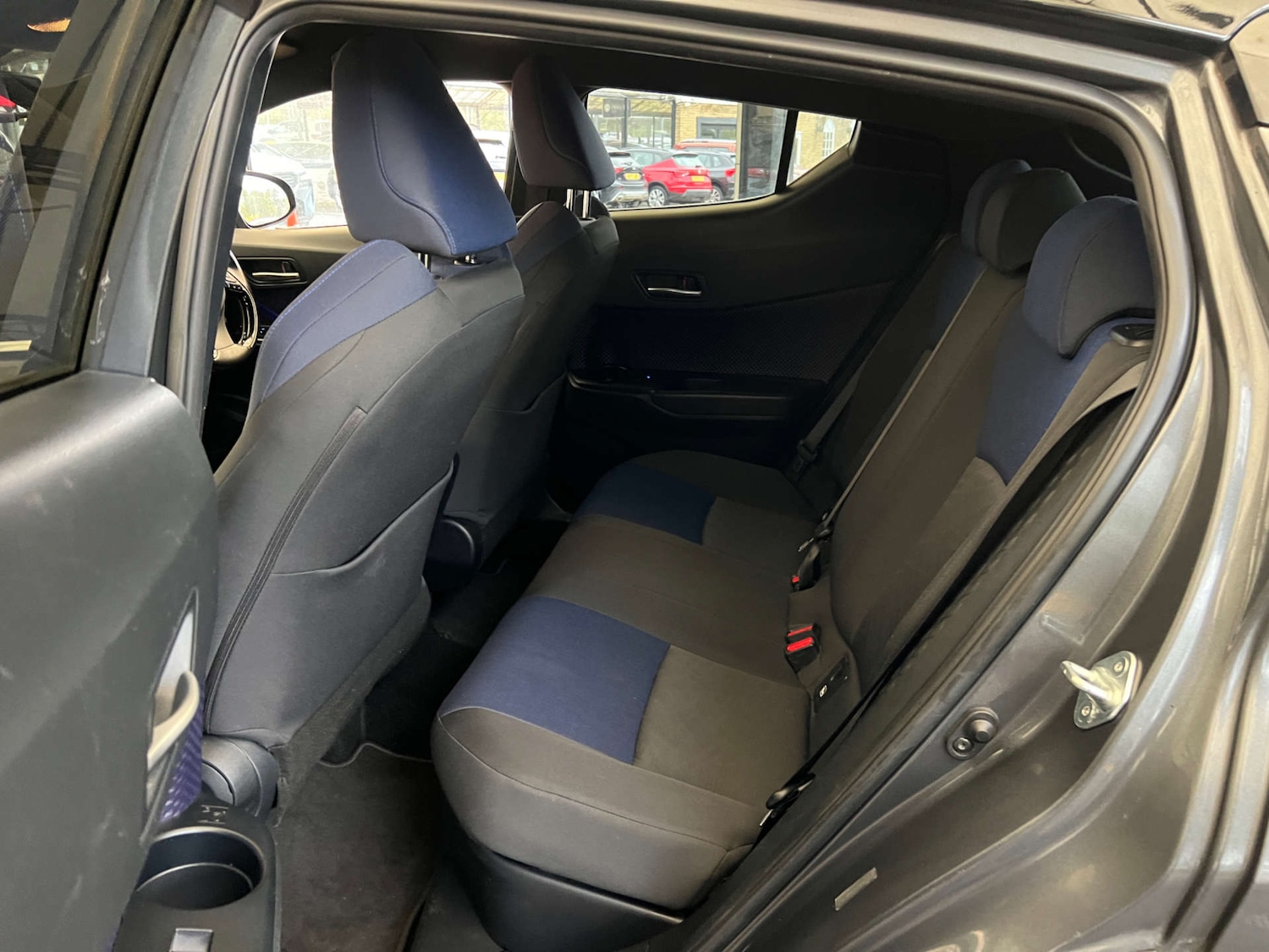 Used Toyota C-HR 2018 for sale - 76165315: Photo 29
