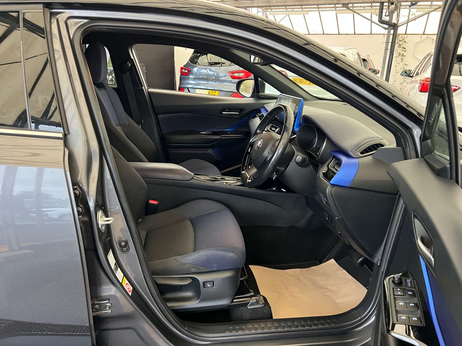 Used Toyota C-HR 2018 for sale - 76165315: Photo 9