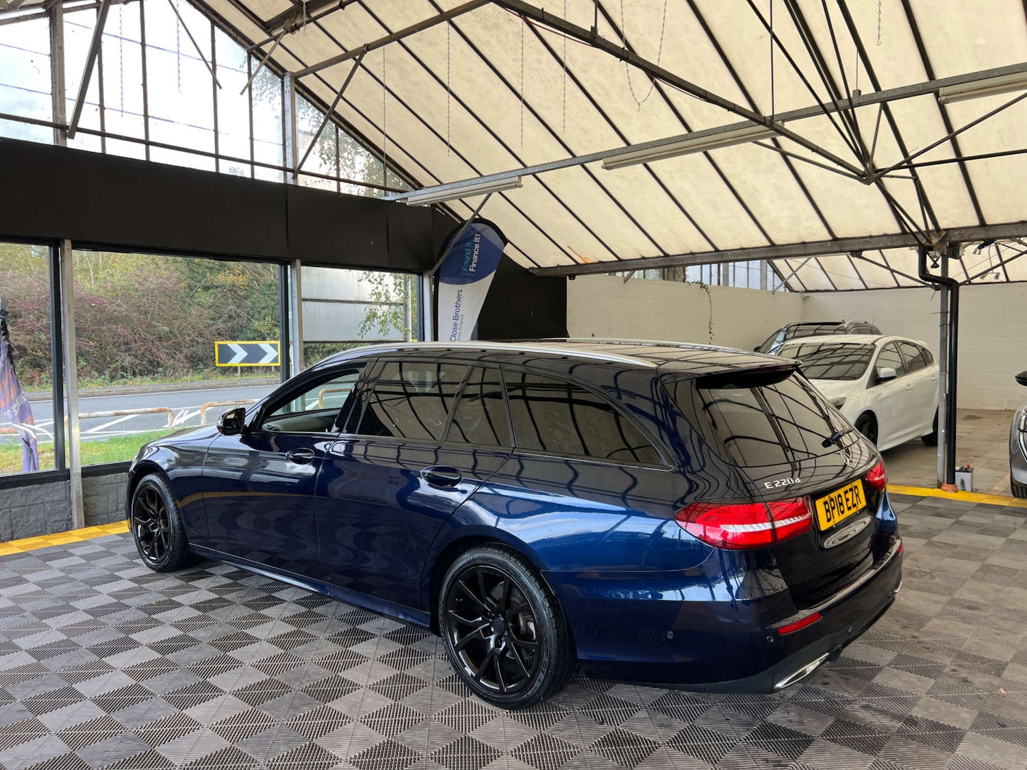 Used Mercedes-Benz E Class 2018 for sale - 76412611: Photo 5